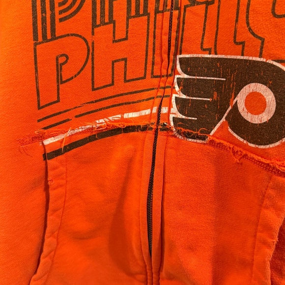 Philadelphia Flyers Zip-Up - Picture 4 of 8